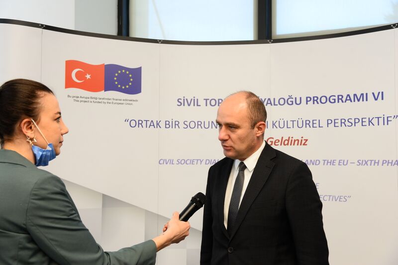 Dosya:Bülent Özcan...jpg