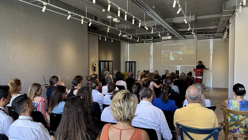 Dosya:Geçmişten Geleceğe Dönüşüm Sanatla, Tarihle, Bilinçle 3 (4).jpg